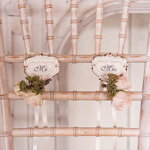 Shabby Chic Hook Set with Mr. and Mrs. Inscription White