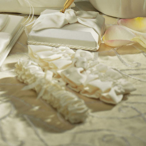 Beverly Clark's Tie the Knot Bridal Garter Set Ivory